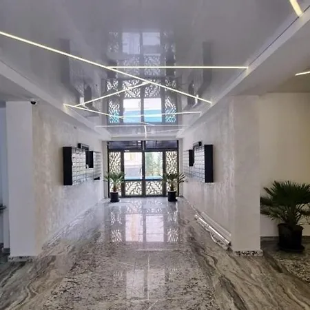 아파트 706 B2 Almar Luxury Residence-renting & Free Pool *