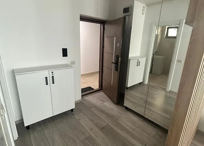 706 B2 Almar Luxury Residence-renting & Free Pool Apartmán